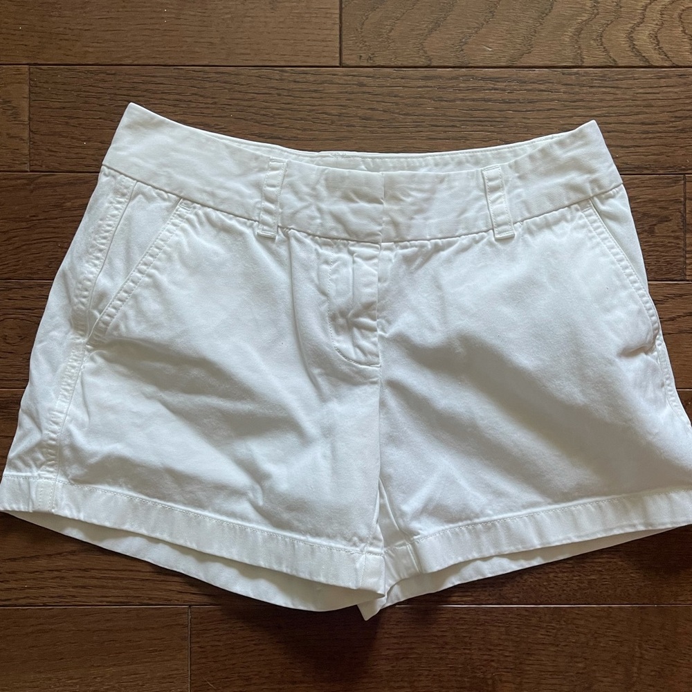 Vineyard Vines White Shorts